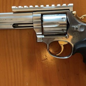 Smith&Wesson 686-4 .357Mag stainless 6“ mit Picatinny sehr gut