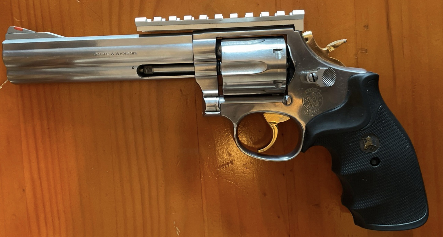 Smith&Wesson 686-4 .357Mag stainless 6“ mit Picatinny sehr gut